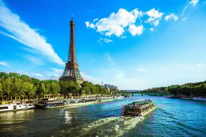 Paris: Seine River Cruise & Eiffel Tower Guided Visit