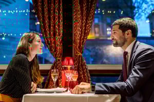 Pariisi: Seinen jokiristeily 3 ruokalajin illallisella ja elävällä musiikilla.