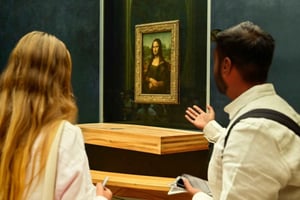 Pariisi: Louvre-museoon ja Mona Lisaan.