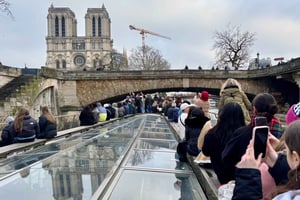 Paris : Croisière touristique avec le quiz 'Les Incollables'.