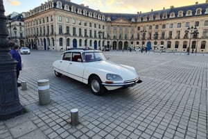 Paris: Stadtentdeckungstour mit dem Citroën DS Oldtimer