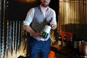 Paris: Weinverkostung mit 6 Weinen und Käseplatte