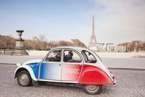 Romantisk tur i Paris med vintage Citroën 2CV