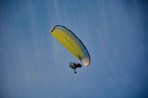Ten zuiden van Parijs: Vlucht met paramotor