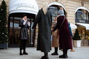 Unique Guided Walking Tour of Parisian Women in Fashion