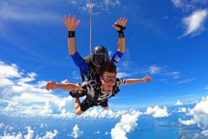 Pattaya: Dropzone Tandem Skydive met Transfer terug