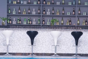 Pattaya: Indigo Bar al Bay Beach Resort Jomtien Pacchetti F&B