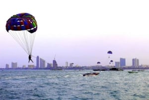 Pattaya: Koh Larn Parasailing and Beach Day Trip with Lunch