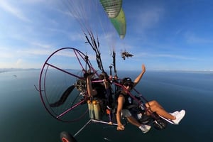 Pattaya: Tour en paramotor con servicio de recogida por TSA Tailandia