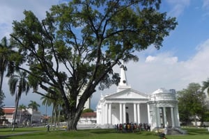 Georgetown: Culture, Forts & Reclining Buddha Half Day Tour