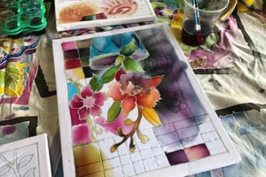 Penang: Balik Pulau Batik Painting & Mini Zoo Petting