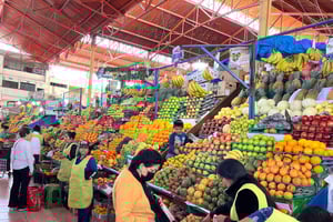 Arequipa: Rundtur på San Camilo-markedet med mad