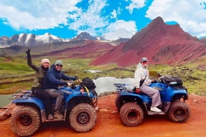 Fra Cusco: Rainbow Mountain og Red Valley ATV-tur.