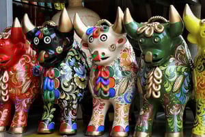 Cusco: Torito de Pucará: Taide ja kulttuuri -työpaja|Maalaa Torito de Pucarási