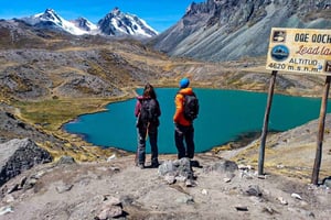 クスコ：7 つのオーサンガテ ラグーンへの昼食付き日帰り旅行