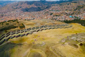 クスコ：半日インカ遺跡コリカンチャ サクサイワマン探索