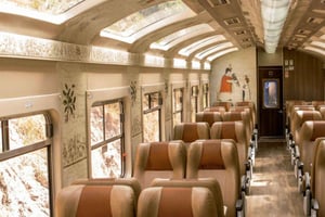 Cusco: Machu Picchu Tour via Voyager or Expedition Train
