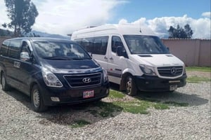 Cusco: prywatny transport z powitalną wodą