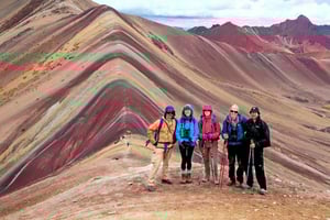 Cusco: Rainbow Mountain & Red Valley Early Access med måltider