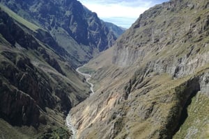Экскурсия: Каньон Колка (Colca Canyon) с переездом в Пуно.