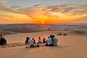 Depuis Ica ou Huacachina : Buggy des dunes au coucher du soleil et surf des sables