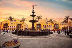 リマ発：パチャカマックとバランコの聖域