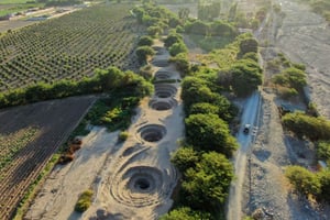 Desde Nazca: Acueductos de Cantalloc