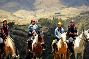 Ratsastus Kuun temppeliin ja Chacan-kukkulalle