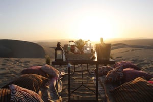 Huacachina: Dinner, BBQ, and Picnic with Dune Buggy and Sandboarding