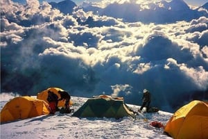 Huaraz: Nevado Chopicalqui 4-Day 6354 m Climbing Expedition