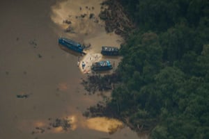 イキトス：キストコチャ国立公園とタラパカのツアーをご案内いたします