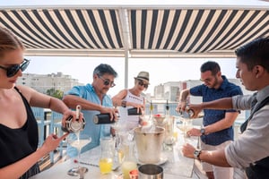 Lima: Cocktail-Mixing Class at Hotel B