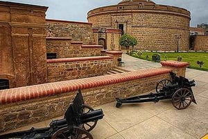 Lima: ganztägig monumentales Callao