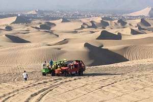 Lima: Transfer + Paracas + Huacachina + Sandboarding + Buggys