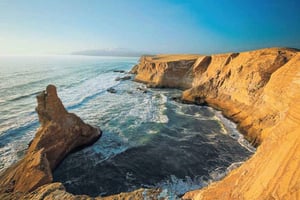 Paracas: Guidet tur til Ballestas-øerne og vandring ved solnedgang