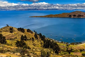 Puno: Tour a los Uros y las islas Taquile, conexión espiritual andina