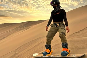 Huacachina: Sandboarding|Sandskiing|Sunset-videoer med drone og 4x4-buggy