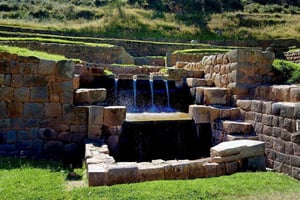 Tur til den sørlige dalen |Tipon - Pikillacta - Andahuaylillas|.