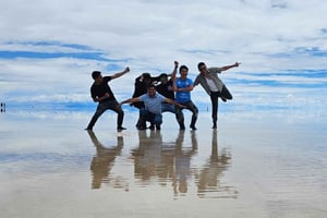 ウユニ塩湖ツアー（プノ発バス旅行、3日間2泊）