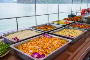 Escursione di un giorno a James Bond (canoa e kayak tra le isole e pranzo)