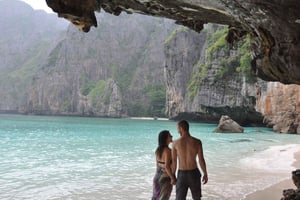 Au départ de Phuket : Excursion privée en bateau rapide à Phi Phi et Bambou