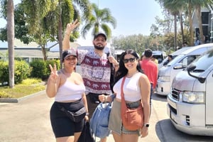 Phuketista: VIP-minibussikuljetus Cheow Lan -järven laiturille