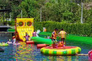 Khao Lak: Tour di mezza giornata di Bamboo Rafting con pranzo