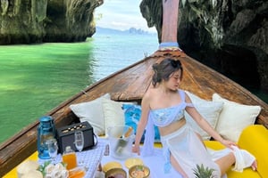 Khao Lak: Private Long-Tail Boat Trip to James Bond Island