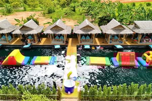 Khaolak: Waterside Beach Club halvdagsupplevelse med avkoppling