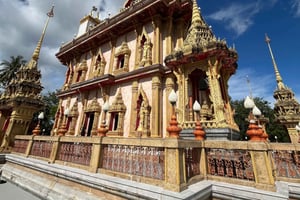 Phuket: Halvdagsutflykt med guide till stadens höjdpunkter