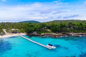 Phuket: tour dell'isola dei coralli e passeggiata sul mare