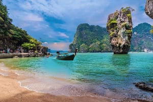 Phuket - James Bond-ön James Bond-ön med Longtail-båt och pengatempel