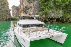 Phuket: Isola di James Bond e Baia di Phang Nga con uno yacht Premium