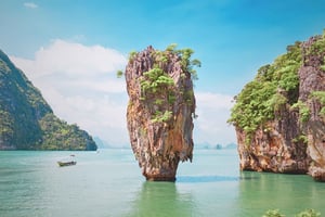 Phuket: Gita privata in barca d'epoca di lusso nella baia di Phang Nga